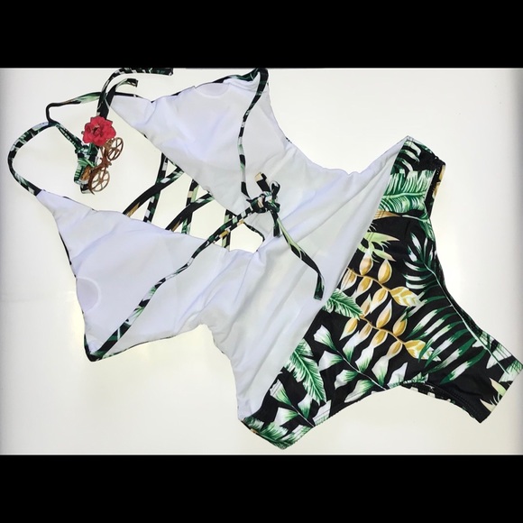 One piece swimsuit vibrant green color - Picture 2 of 6